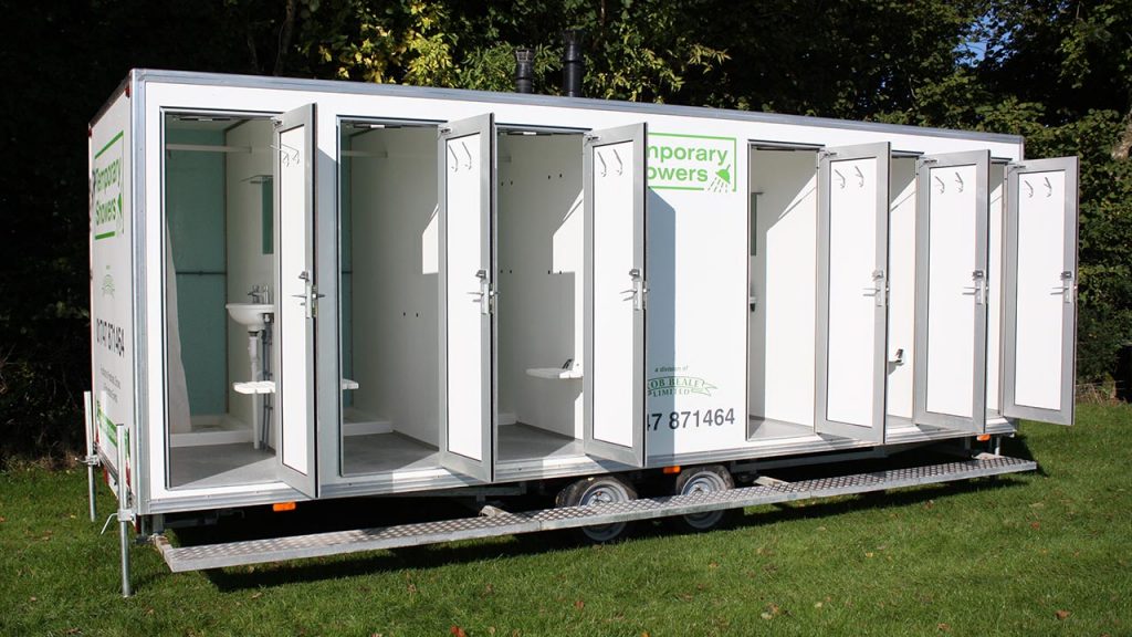 temporary-facilities-luxury-shower-trailer-temporary-facilities